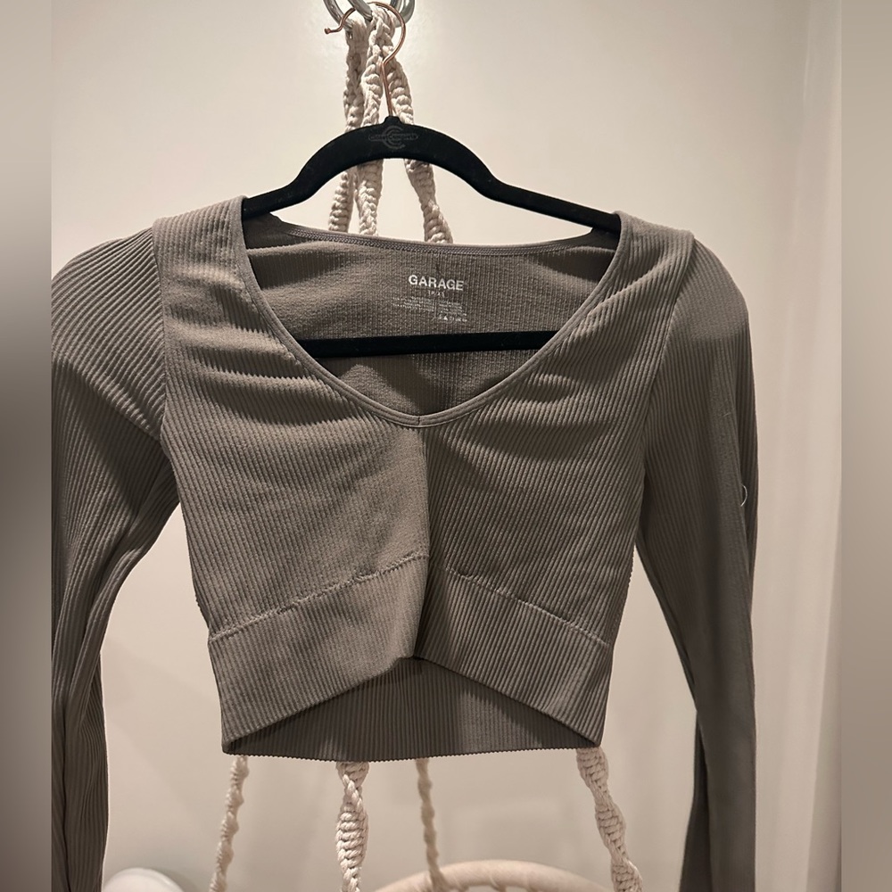 Gray Garage Long sleeve tight crop top